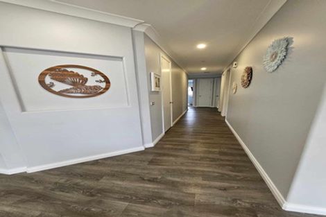 Photo of property in 39 Heynes Place, Clive, 4102