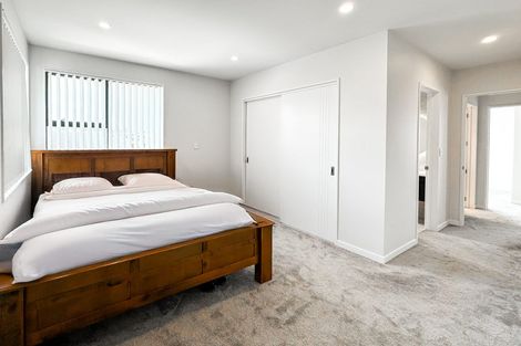 Photo of property in 22 Heketara Way, Massey, Auckland, 0614