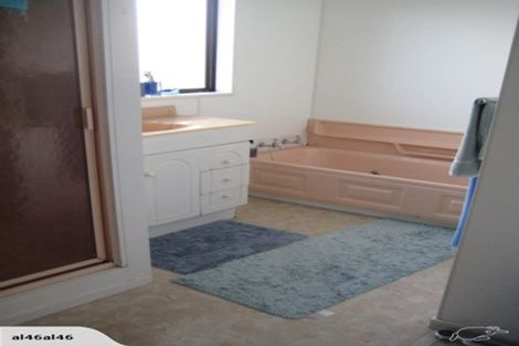 Photo of property in 1/116 Bradbury Road, Botany Downs, Auckland, 2010