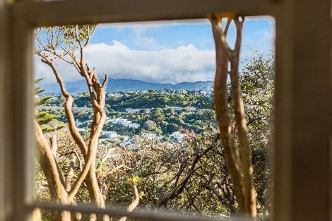 Photo of property in 131 Nevay Road, Miramar, Wellington, 6022