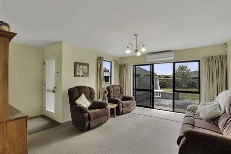 Photo of property in 10a Tamarisk Place, Parklands, Christchurch, 8083