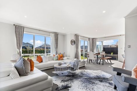 Photo of property in 5 Aro Mato Place, Huapai, Kumeu, 0810