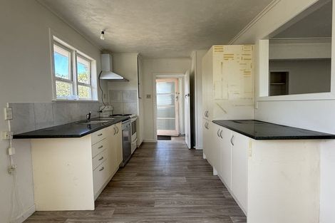 Photo of property in 13 Valdale Road, Henderson, Auckland, 0610