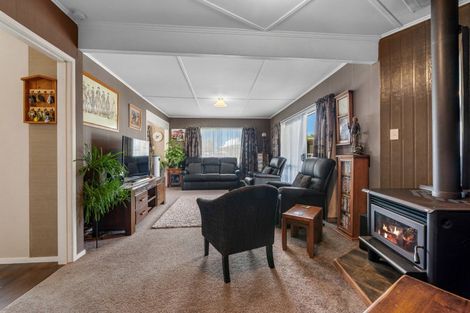 Photo of property in 15 Fenruss Street, Fairy Springs, Rotorua, 3015