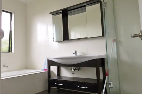 Photo of property in 16 Tekapo Rise, Fairview Heights, Auckland, 0632