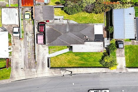Photo of property in 21 Totara Park Road, Clouston Park, Upper Hutt, 5018