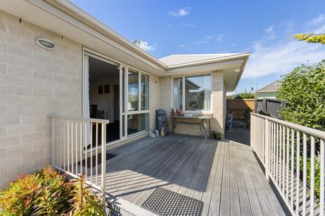 Photo of property in 3/28 Englefield Road, Belfast, Christchurch, 8051