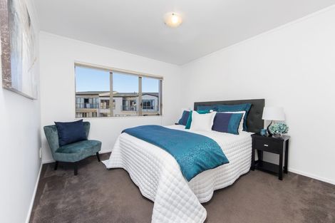 Photo of property in The Haven, 12/120 Beach Haven Road, Beach Haven, Auckland, 0626