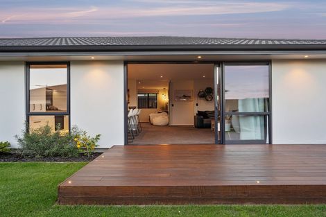 Photo of property in 28 Drayton Street, Richmond, 7020