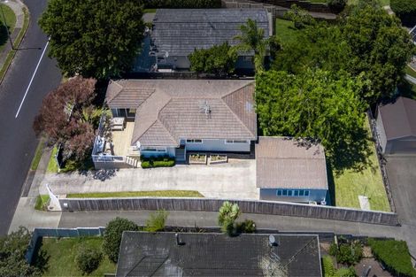 Photo of property in 17 Advene Road, Cockle Bay, Auckland, 2014