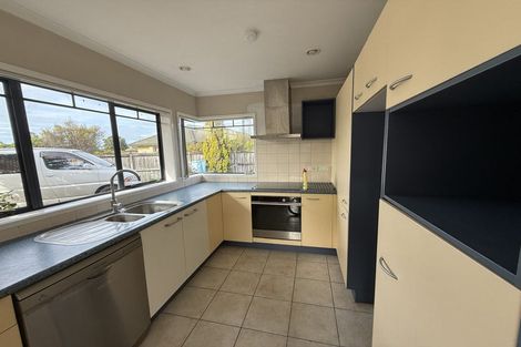 Photo of property in 39 Casuarina Road, Half Moon Bay, Auckland, 2012