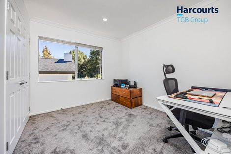 Photo of property in 2 Beatrice Place, Flat Bush, Auckland, 2016