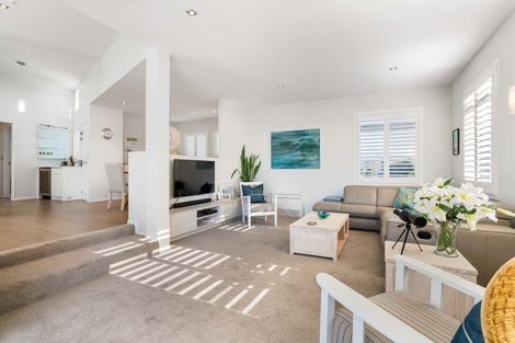 Photo of property in 517b Ocean Road, Whangamata, 3620