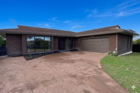Photo of property in 7 Kadina Place, Botany Downs, Auckland, 2010