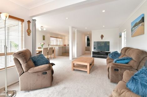 Photo of property in 174 Vipond Road, Stanmore Bay, Whangaparaoa, 0932