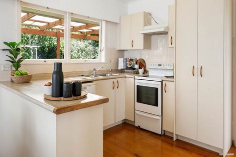 Photo of property in 15 Sealy Road, Torbay, Auckland, 0630