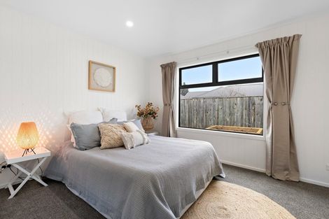 Photo of property in 4 Cone Peak Close, Lake Hayes, Queenstown, 9304