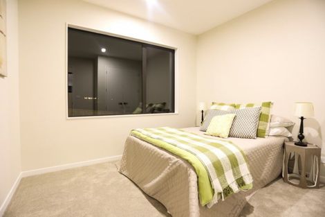 Photo of property in 32 Bine Crescent, Orewa, 0931