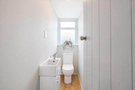 Photo of property in 22 Lambeth Crescent, Northcote, Christchurch, 8052