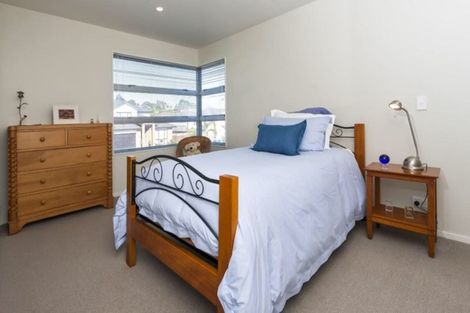 Photo of property in 70 Oakway Drive, Schnapper Rock, Auckland, 0632