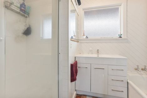 Photo of property in 90 Frensham Crescent, Woolston, Christchurch, 8062