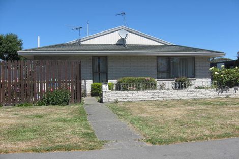 Photo of property in 2/13 Main South Road, Sockburn, Christchurch, 8042