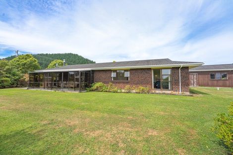 Photo of property in 185 Waitohu Valley Road, Otaki, 5583