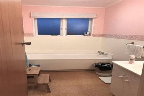 Photo of property in 13 Timaru Grove, Kelson, Lower Hutt, 5010