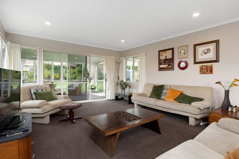 Photo of property in 10 Azalea Dell, Mount Maunganui, 3116