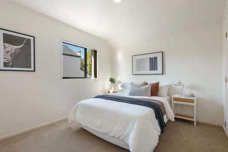 Photo of property in 1/14 Ponderosa Drive, Oteha, Auckland, 0632