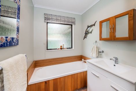 Photo of property in 12 Tobys Way, Waikanae Beach, Waikanae, 5036