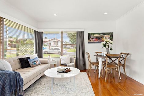 Photo of property in 1/13 Creamer Avenue, Belmont, Auckland, 0622