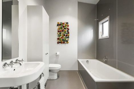 Photo of property in 2 Pounamu Avenue, Greenhithe, Auckland, 0632