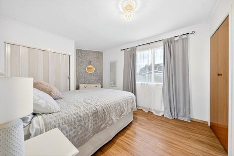 Photo of property in 3 Feist Street, Carterton, 5713