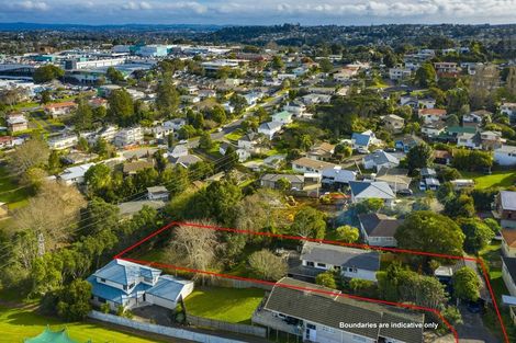 Photo of property in 81 Chivalry Road, Glenfield, Auckland, 0629