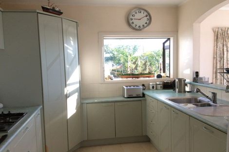 Photo of property in 1001 Whangaparaoa Road, Tindalls Beach, Whangaparaoa, 0930