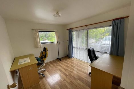 Photo of property in 211 Chelsea View Drive, Chatswood, Auckland, 0626