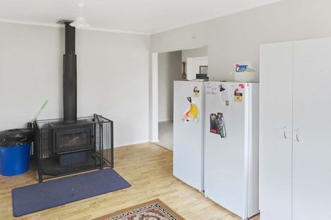 Photo of property in 77 Horoeka Street, Stokes Valley, Lower Hutt, 5019