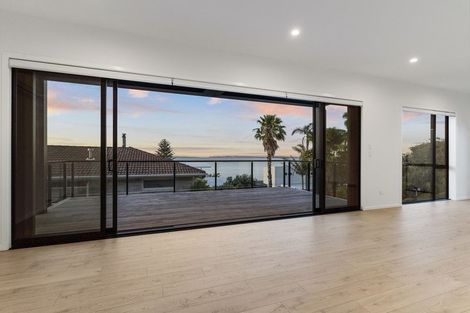Photo of property in 1 Rangitoto View Road, Cockle Bay, Auckland, 2014