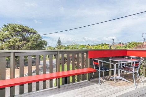 Photo of property in 1/65 Cliff View Drive, Green Bay, Auckland, 0604