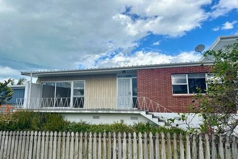 Photo of property in 1/33 Castor Bay Road, Castor Bay, Auckland, 0620