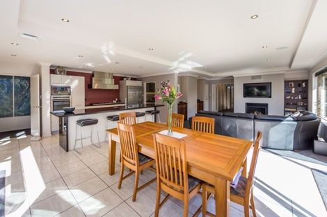 Photo of property in 32 Sovereign Gardens, Halswell, Christchurch, 8025