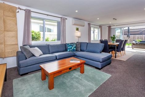 Photo of property in 170 Golden Shore Place, Coromandel, 3506