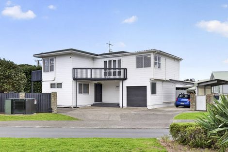 Photo of property in 250 Centreway Road, Orewa, 0931
