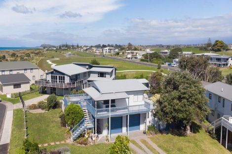 Photo of property in 6 Glen Isla Place, Waihi Beach, 3611