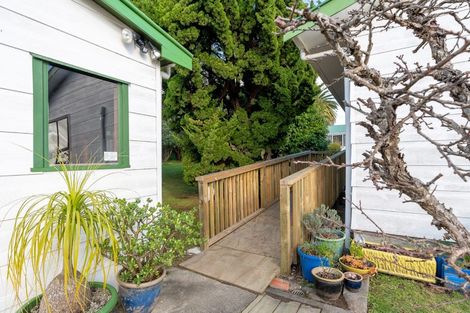 Photo of property in 4 Buckley Grove, Paraparaumu, 5032