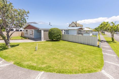 Photo of property in 6 Belvedere Avenue, Waikanae, 5036