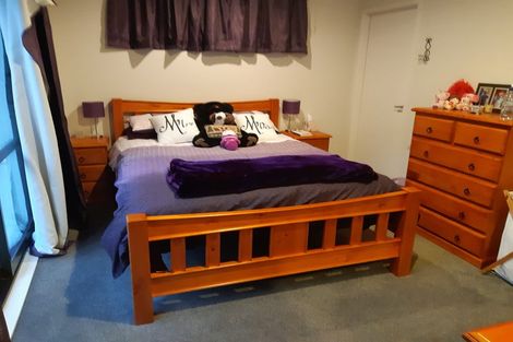 Photo of property in 296 Forest Hill Road, Waiatarua, Auckland, 0612