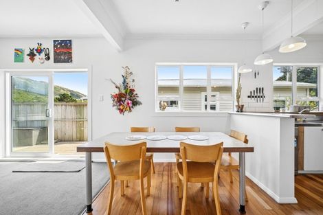 Photo of property in 19 Handyside Street, Tawa, Wellington, 5028