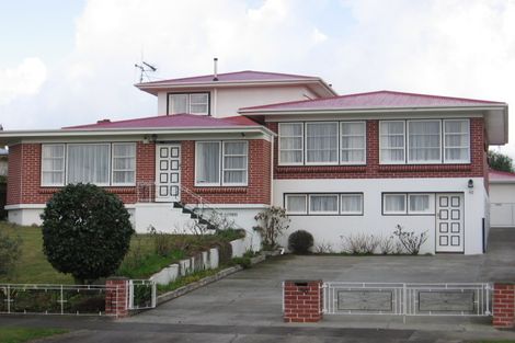 Photo of property in 50 Churchill Avenue, Hokowhitu, Palmerston North, 4410